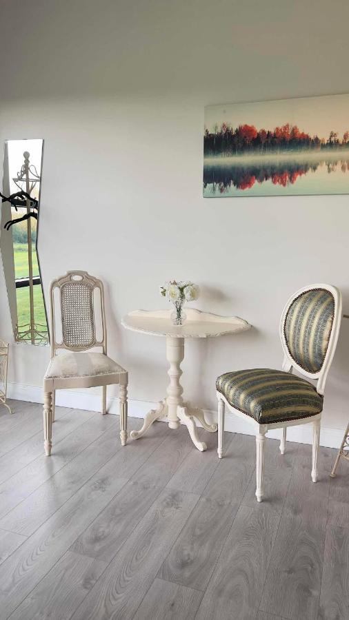 Riverside Apartment Raheelan Екстериор снимка