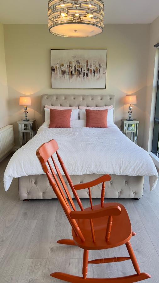 Riverside Apartment Raheelan Екстериор снимка